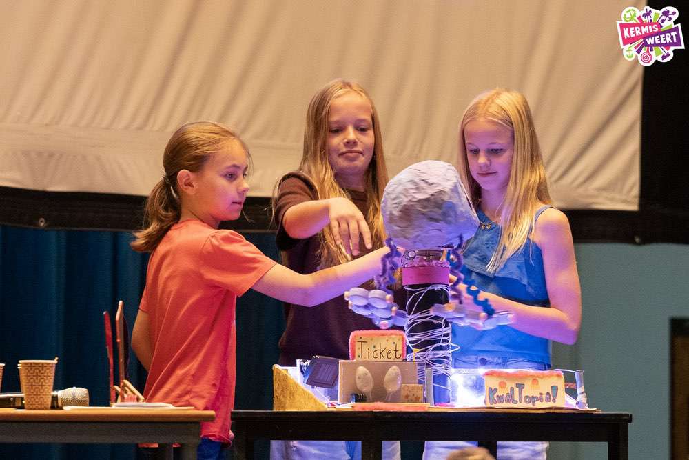 Foto: 'Presentaties Weird Kermis 05'.